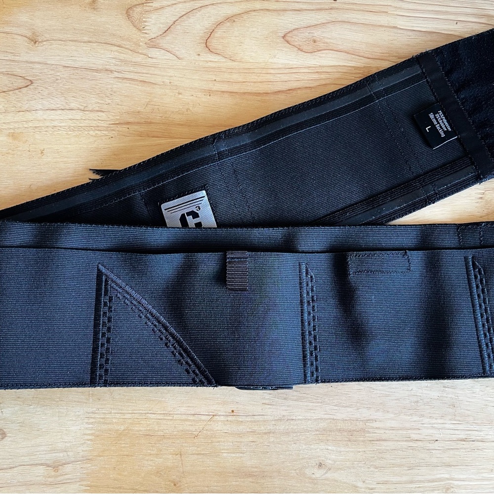 Hip hugger gun holster